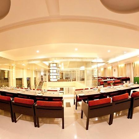 Sara Regency Hotel Kumbakonam Bagian luar foto