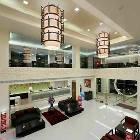 Sara Regency Hotel Kumbakonam Bagian luar foto