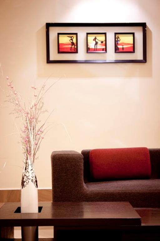 Sara Regency Hotel Kumbakonam Bagian luar foto