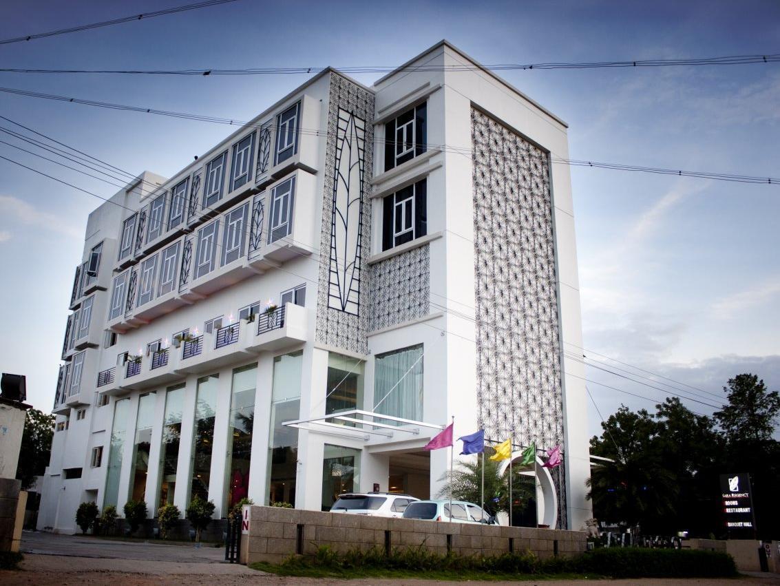 Sara Regency Hotel Kumbakonam Bagian luar foto