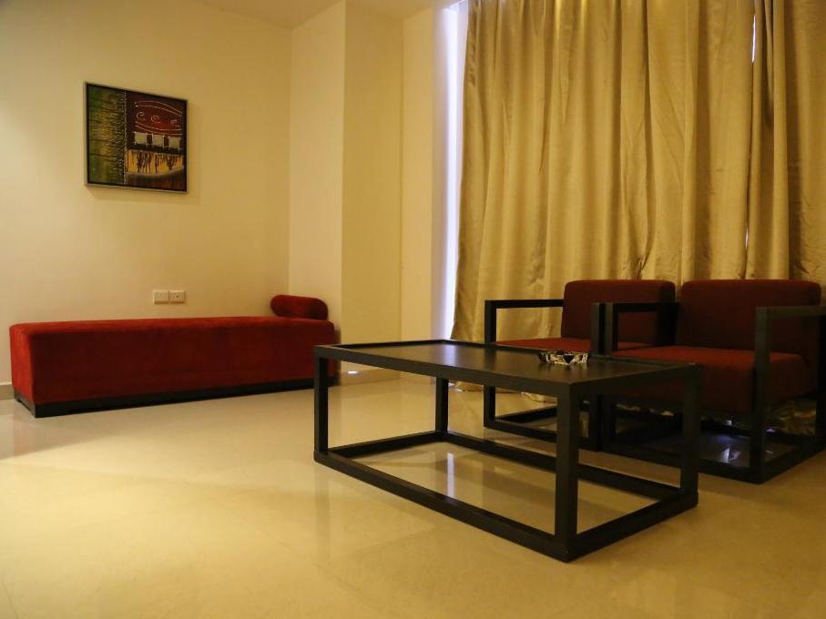 Sara Regency Hotel Kumbakonam Bagian luar foto