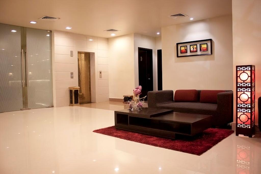 Sara Regency Hotel Kumbakonam Bagian luar foto