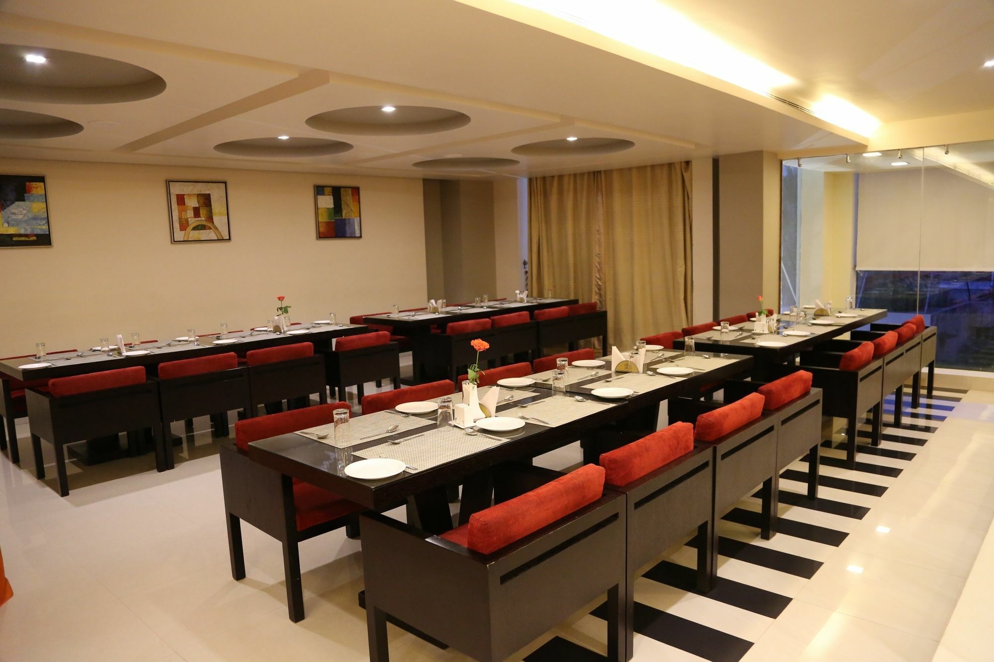 Sara Regency Hotel Kumbakonam Bagian luar foto