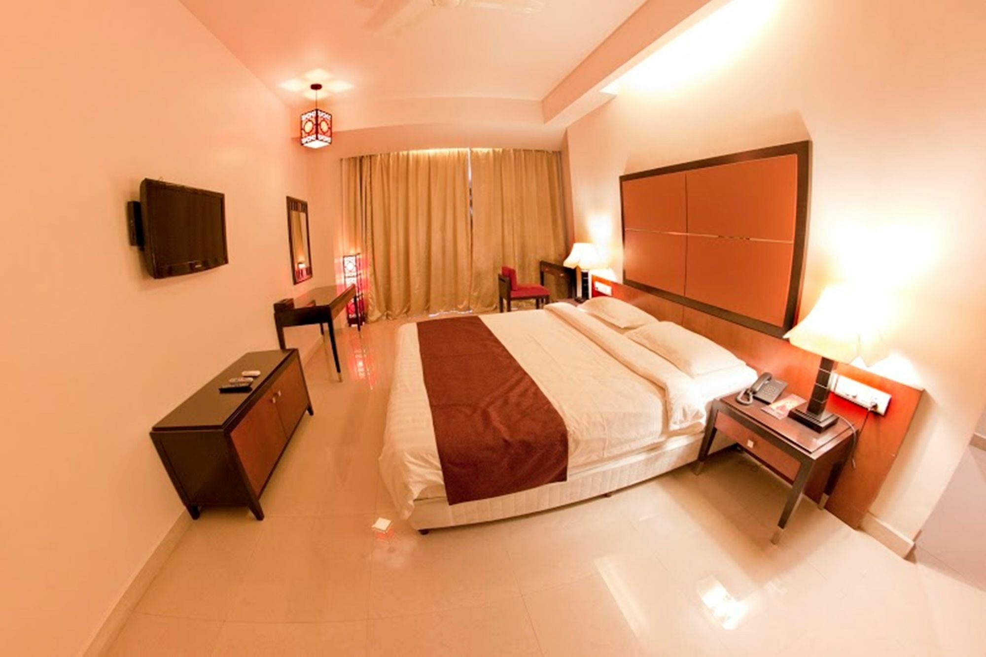 Sara Regency Hotel Kumbakonam Bagian luar foto